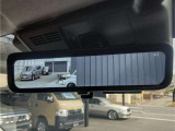 衝突回避支援パッケージ「Toyota Safety Sense」を標準装備。 車両後方のカメラ映像を映し出すデジタルインナーミラーを採用し、後方視界や目視しにくい周囲の安全確認をサポート。