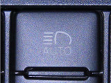 オートマチックハイビームを装備しております。