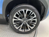 【タイヤ・ホイール】215/50R18の純正アルミタイヤになります。スタッドレスタイヤもこのサイズをお求め下さい。