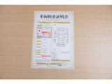 【車輌検査証明書】店頭にてクルマの状態が一目で分かる検査証明書を公開中。トヨタ認定検査員が厳しく査定し、状態を点数と図解で表示しています。修復歴はもちろん、傷やヘコミの箇所や程度がご確認いただけます。