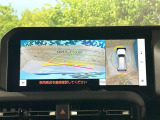 【パノラミックビューモニター】専用のカメラにより、上から見下ろしたような視点で360度クルマの周囲を確認することができます☆死角部分も確認しやすく、狭い場所での切り返しや駐車もスムーズに行えます。