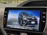 【メーカー純正ナビ】インテリアに溶け込むスタイリッシュな「専用設計」メーカーナビを装備♪視認性や操作性など基本性能にも優れ、より上質なカーライフをお楽しみいただけます。