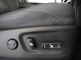 パワーシート搭載。微妙な調整が手軽にでき、ピッタリのポジションで運転することが可能です。