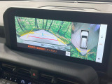 【パノラミックビューモニター】専用のカメラにより、上から見下ろしたような視点で360度クルマの周囲を確認することができます☆死角部分も確認しやすく、狭い場所での切り返しや駐車もスムーズに行えます。