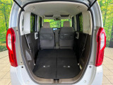 後席を格納すると、これだけの広さが!シーンに合わせたシートアレンジで、大きな荷物も積むことが出来ます♪