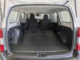 2列目シートを倒すと、大きな荷物の積載も可能です