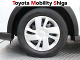 シンプルなデザインの純正ホイールキャップです。落ち着いたデザインですので車体と一体感があります。