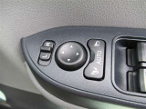 駐車時や狭い道でのすれ違い時に気を使うミラー。電動格納式ドアミラーはそんな時に便利です。