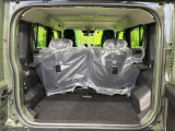 普段のお買い物や通勤、送迎等に十分な荷室スペースを確保しております。セカンドシートを倒すと、大きな荷物の積載も可能です♪