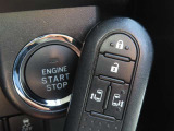 スマートキーはポケットやバッグに入れておけば、ノブに触れただけでロックの解除が可能です!あとはブレーキを踏んでスイッチを押すだけ!簡単にエンジンをかける事ができます♪