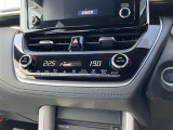 左右独立温度コントロールフルオートエアコンです。運転席、助手席それぞれで独立して温度設定ができます。冷え性の方が乗っても安心ですね♪