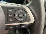 【アダプティブクルーズコントロール】 走行中に先行車の様子を検知しながら、設定した速度の範囲内で先行車との距離のキープを支援!疲れにくく、長距離運転中の渋滞なども快適に運転できます。