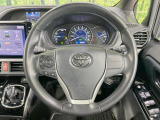 【純正革巻きステアリング】上質な革を使用することで、手にしっかり馴染みとても運転しやすいハンドルです♪