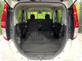 普段のお買い物や通勤、送迎等に十分な荷室スペースを確保しております。セカンドシートを倒すと、大きな荷物の積載も可能です♪