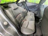 後部座席も気になるようなキズ・汚れやへたり等、大きなダメージはなく、良好な状態です。