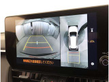 パノラミックビューモニター付きです。車両を上から見たような映像をディスプレイオーディオ画面に表示。運転席からの目視だけでは見にくい、車両周辺の状況をリアルタイムでしっかり確認できます。