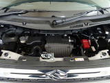【綺麗なエンジンルーム】新車を弊社の名前で登録した届出済未使用車両なので、当然エンジンルームも綺麗な状態です♪