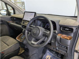 見通しのよいすっきりとした視界で、誰でも運転しやすいです。運転のしやすさは疲れにくさにも繋がりますよ♪