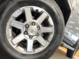 【純正17インチアルミホイール】外観にマッチした純正アルミホイールを装着しております。各種社外アルミホイールや、スタッドレスタイヤも取扱いしております。是非ご相談ください♪