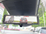 スマートルームミラーになっています 7人乗車時でも後方確認ができます