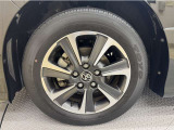 「トヨタ純正アルミホイール」を装着!純正なので車のデザインともマッチしています。高級感やスポーティーさを際立たせてくれます。