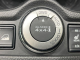 【オールモード4&times;4】2WD/4WDモードを手軽に切り替え可能。燃費重視の2WD、スタック時に役立つLOCK、AUTOモードでは4WDの配分を自動で調整し、路面状況を問わず安定した走りをサポート。