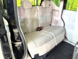 後部座席も気になるようなキズ・汚れやへたり等、大きなダメージはなく、良好な状態です。