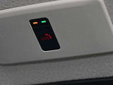 「SOSコール」が付いています。交通事故や急病などの緊急時に、専門のオペーレーターが消防司令センターや警察に迅速に連絡し、緊急車両の手配をサポートします。