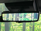 【デジタルインナーミラー】後席の大きな荷物や同乗者で後方が確認しづらい時でも安心!カメラが撮影した車両後方の映像をルームミラー内に表示。クリアな視界で状況の確認が可能です!