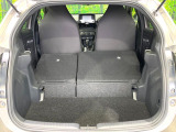 普段のお買い物や通勤、送迎等に十分な荷室スペースを確保しております。セカンドシートを倒すと、大きな荷物の積載も可能です♪