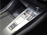 ■8速AT(マニュアルモード付き、パドルシフト可能) ■プラグインハイブリッド ■HYBRIDドライブモードセレクター(スポーツ・ハイブリッド・エレクトリック) ■アイドリングストップ ■ヒルスタートアシスト