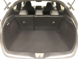 ラゲージスペースはリヤシートを立てたままでも十分な収納力!