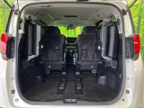 普段のお買い物や通勤、送迎等に十分な荷室スペースを確保しております。セカンドシートを倒すと、大きな荷物の積載も可能です♪