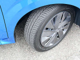 純正のホイールカバーが付いています。タイヤの残り溝は御来店時に御確認下さい。