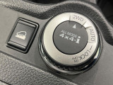 【オールモード4&times;4】2WD/4WDモードを手軽に切り替え可能。燃費重視の2WD、スタック時に役立つLOCK、AUTOモードでは4WDの配分を自動で調整し、路面状況を問わず安定した走りをサポート。