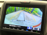 【バックカメラ】駐車時に後方がリアルタイム映像で確認できます。大型商業施設や立体駐車場での駐車時や、夜間のバック時に大活躍!運転スキルに関わらず、今や必須となった装備のひとつです!