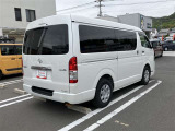 広々とした車内空間に優れた燃費性能。更にデザインも上質で人気のお車です!