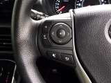 ステアリングスイッチ装備!運転しながら手元でオーディオの操作などができます。