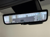 【デジタルインナーミラー】後方に設置されたカメラの映像がルームミラー型の液晶画面に送出されます。トランク内の荷物が満載でも、視界が妨げられることはありません。