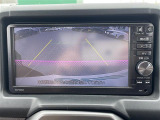【バックモニター】後ろのカメラの映像をモニターに映し出すことができます!後方の見えない死角や、障害物との距離感をしっかり確認することができます!駐車が苦手な方におすすめです。