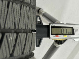 冬タイヤの残り溝は8.1mmです。スリップラインからは6.5mmとなっております。