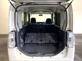 後席を格納すると、これだけの広さが!シーンに合わせたシートアレンジで、大きな荷物も積むことが出来ます♪