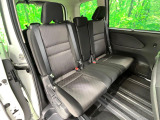 後部座席も気になるようなキズ・汚れやへたり等、大きなダメージはなく、良好な状態です。