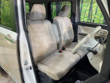 運転席シート廻りは使用感も少なく、良好な状態となっています。丁寧に使われていたことがよくわかりますね。
