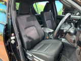 運転席シート廻りは使用感も少なく、良好な状態となっています。前オーナー様が丁寧に使っていたことがよくわかりますね。
