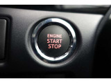 スマートエントリー&プッシュスタートはキーをバッグ等に携帯している時にブレーキを踏んでスタートボタンを押すとエンジンが始動します。車内に忘れた場合にはロック出来ませんので締め忘れの心配もなくなります!