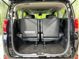 普段のお買い物や通勤、送迎等に十分な荷室スペースを確保しております。セカンドシートを倒すと、大きな荷物の積載も可能です♪