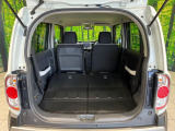 後席を格納すると、これだけの広さが!シーンに合わせたシートアレンジで、大きな荷物も積むことが出来ます♪