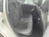 ●後部座席も気になるようなキズ・汚れやへたり等、大きなダメージはなく、良好な状態です。