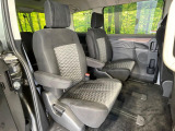 後部座席も気になるようなキズ・汚れやへたり等、大きなダメージはなく、良好な状態です。